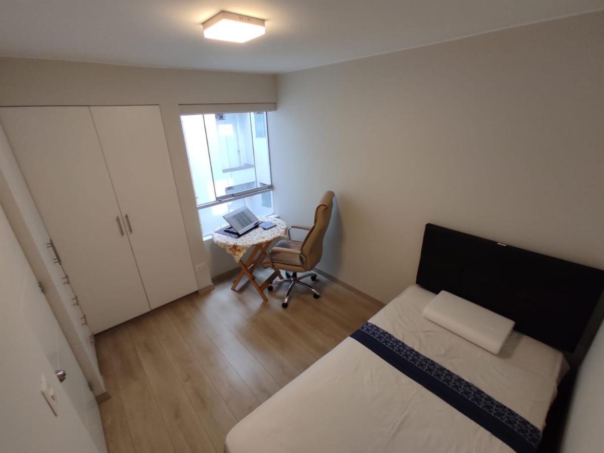 Comoda Y Bano Privado En Santiago De Surco *
